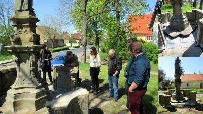 foto z opravy sochy