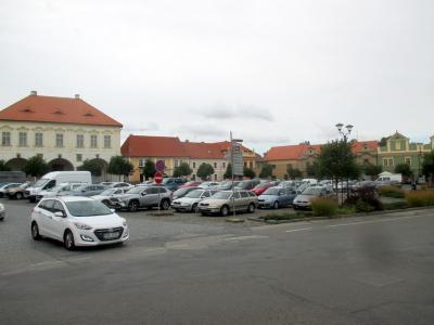 plná parkoviště