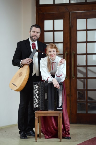 hudebnícj Jindřich Macek a Jitka Baštová