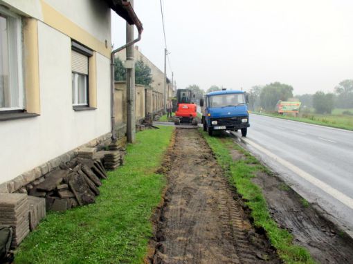 oprava chodníku v Ješíně