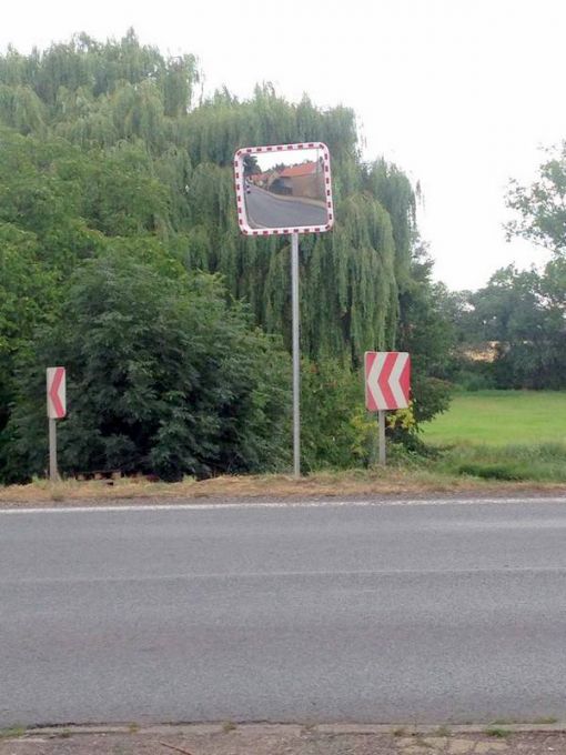 zrcadlo v Ješíně