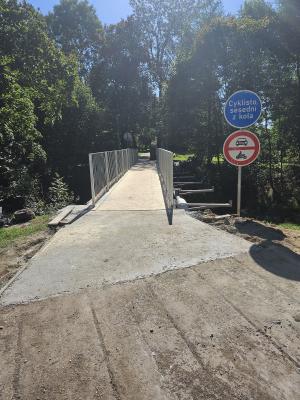 současný stav s provizorním povrchem